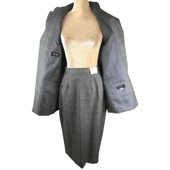 Raspinni women's black 2pc skirt suit size 8 - Picture 4 of 4